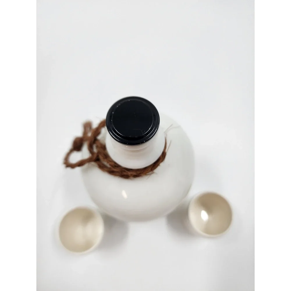Gekkeikan Japanese Sake Set Ceramic Samurai Decanter Bottle 720ml and 2 Cups